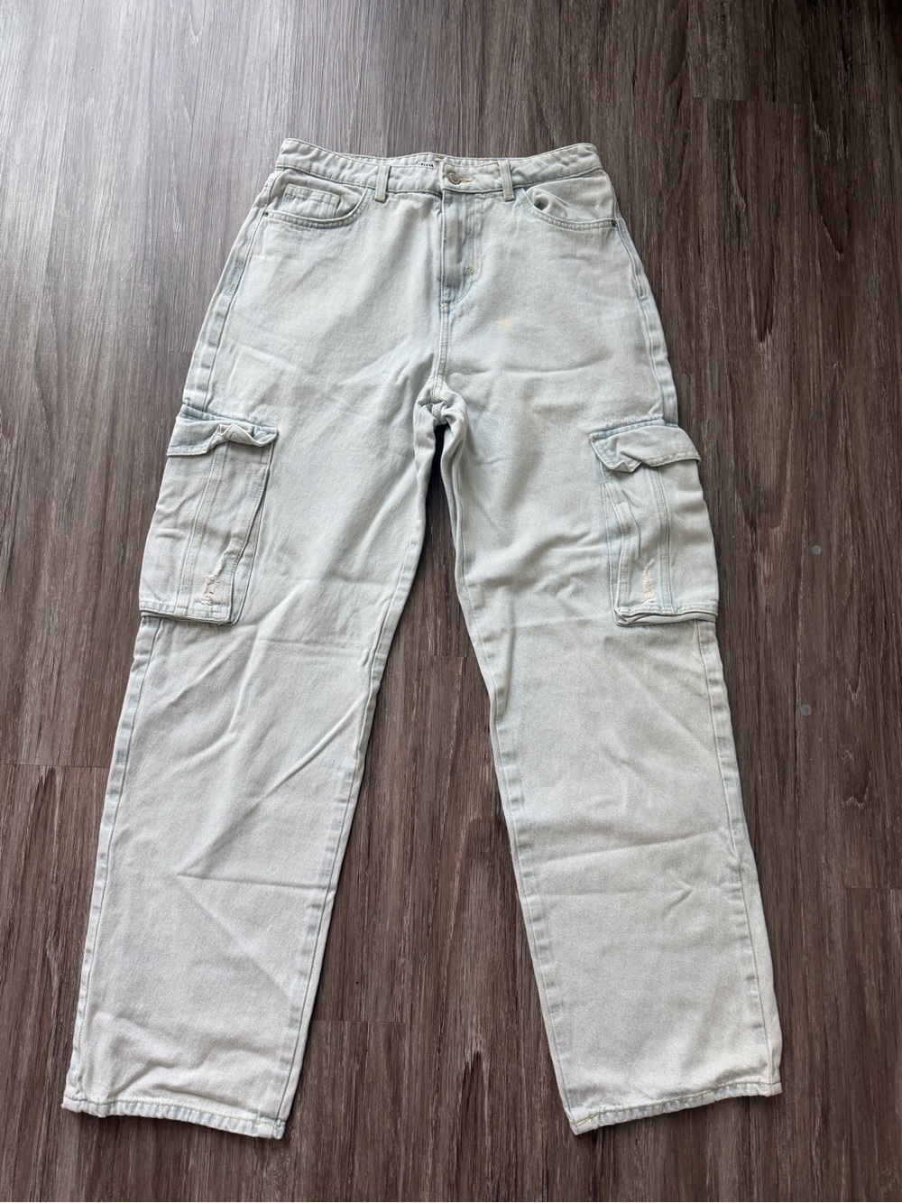 Zara High-Rise Cargo Jeans in Light Beige